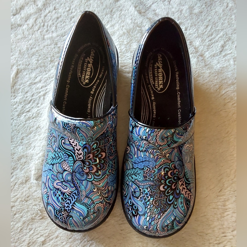 🌺 NEW Easy Works/Easy Street Nursing Clogs